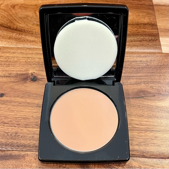New BOBBI BROWN Sheer Finish Pressed Powder In Golden Brown .31oz/9g. - Picture 6 of 9